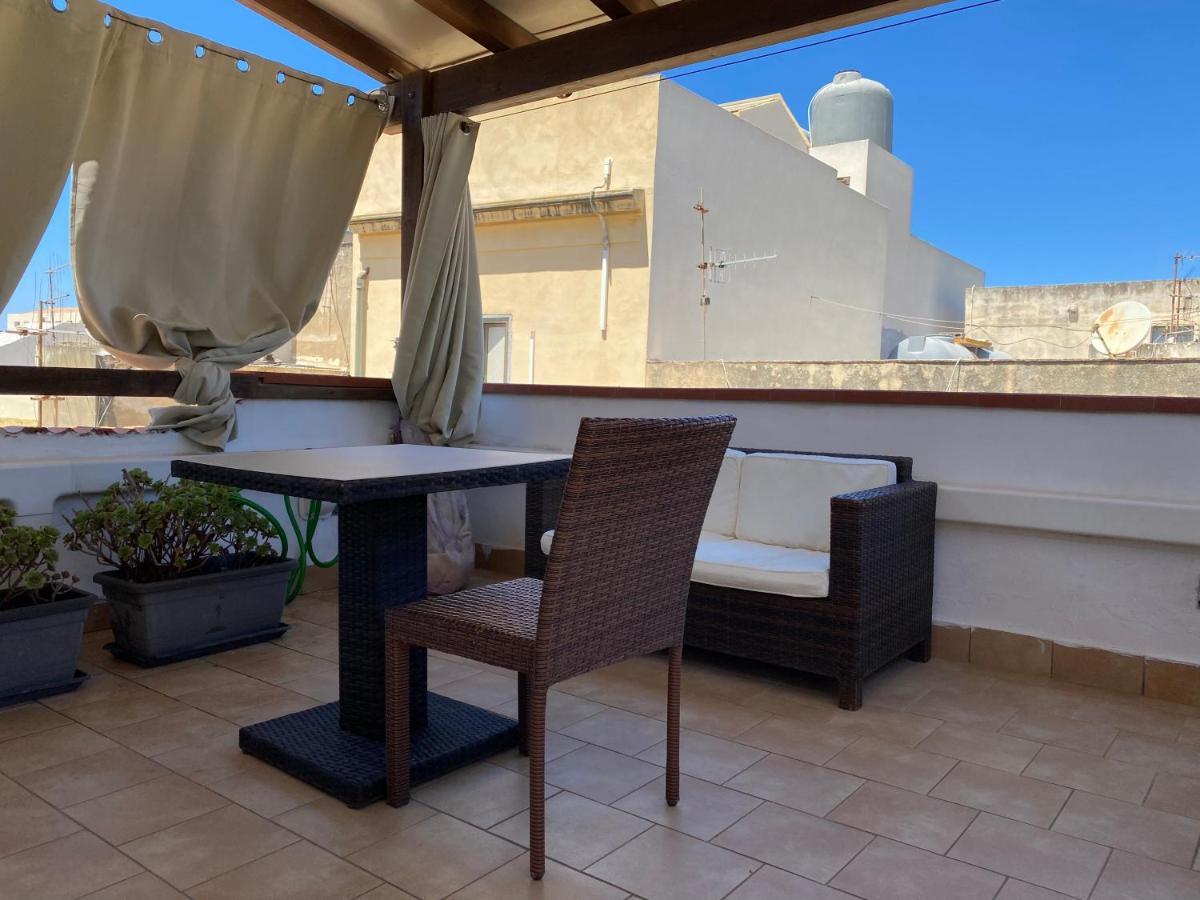 Mansarda Con Terrazzo Apartment Trapani Exterior foto
